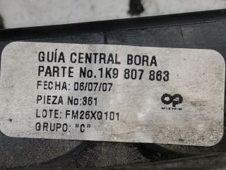 bontott VW GOLF V Hátsó középső Lökhárító Tartó (Műanyag)