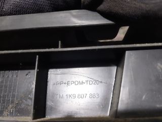 bontott VW GOLF V Hátsó középső Lökhárító Tartó (Műanyag)