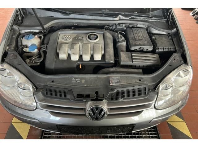 bontott VW GOLF V Hátsó középső Lökhárító Tartó (Műanyag)