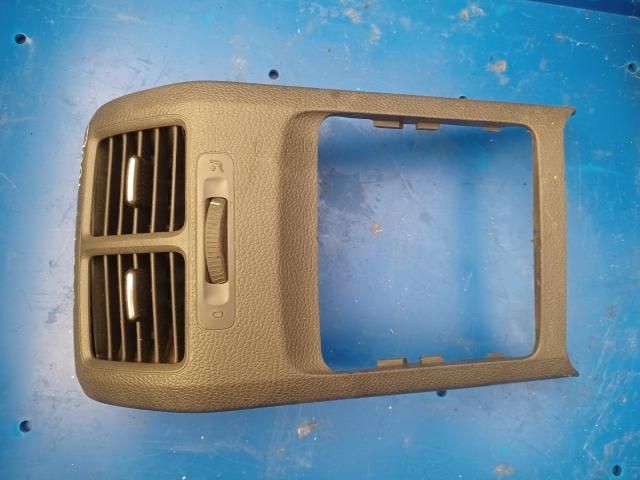 bontott VW GOLF V Hátsó középső Szellőző