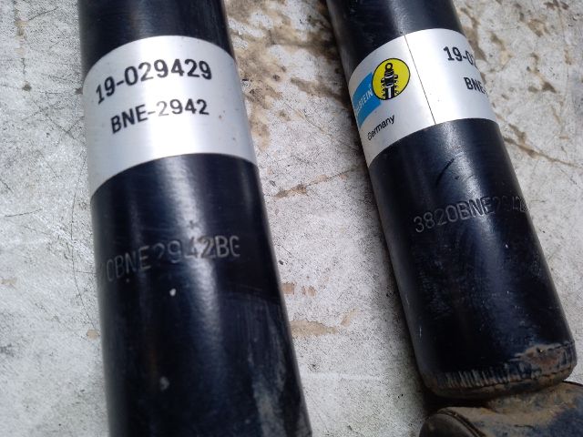 bontott VW GOLF V Hátsó Lengéscsillapító Pár