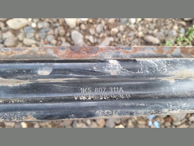 bontott VW GOLF V Hátsó Lökhárító Merevítő (Fém)