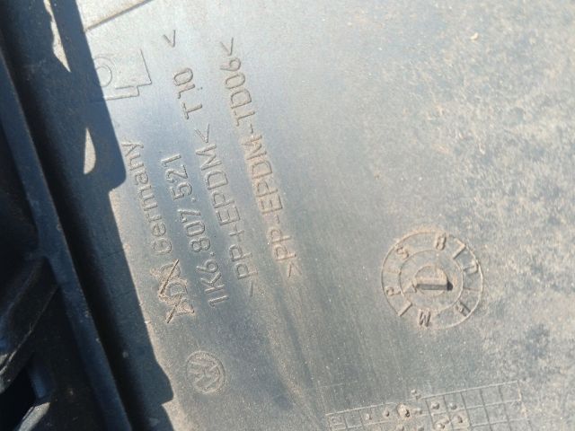 bontott VW GOLF V Hátsó Lökhárító (Részeivel)