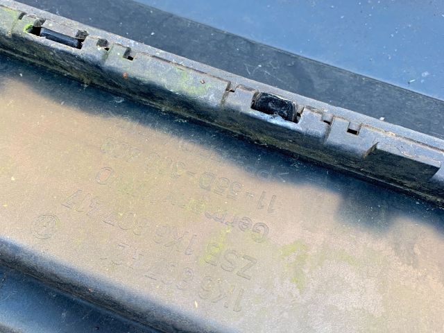 bontott VW GOLF V Hátsó Lökhárító (Részeivel)