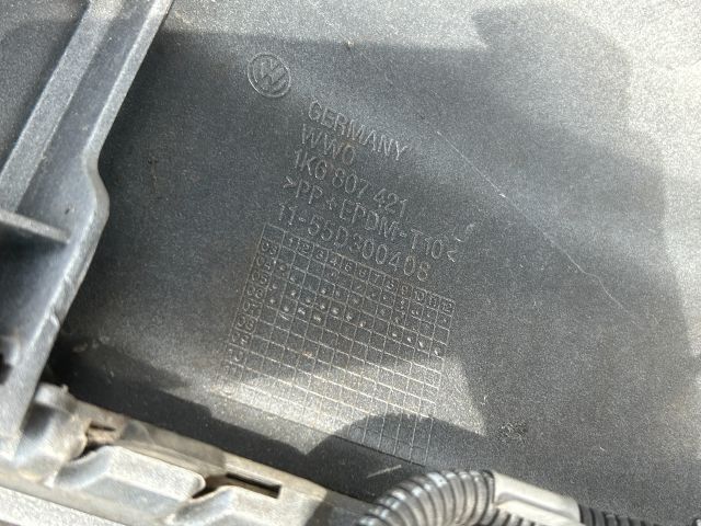 bontott VW GOLF V Hátsó Lökhárító (Üresen)