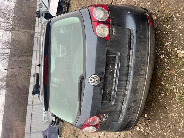 bontott VW GOLF V Hátsó Lökhárító (Üresen)