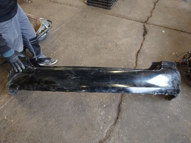 bontott VW GOLF V Hátsó Lökhárító (Üresen)