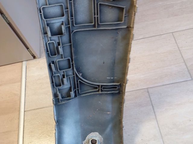 bontott VW GOLF V Hátsó Lökhárító (Üresen)