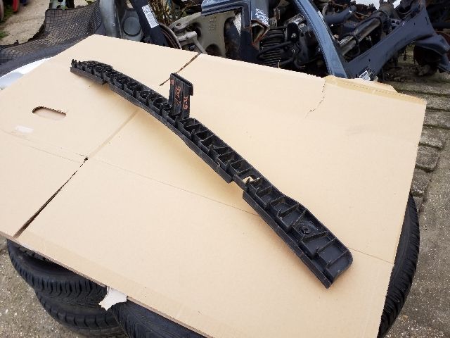 bontott VW GOLF V Hátsó Lökhárító Ütközés Elnyelő Hab