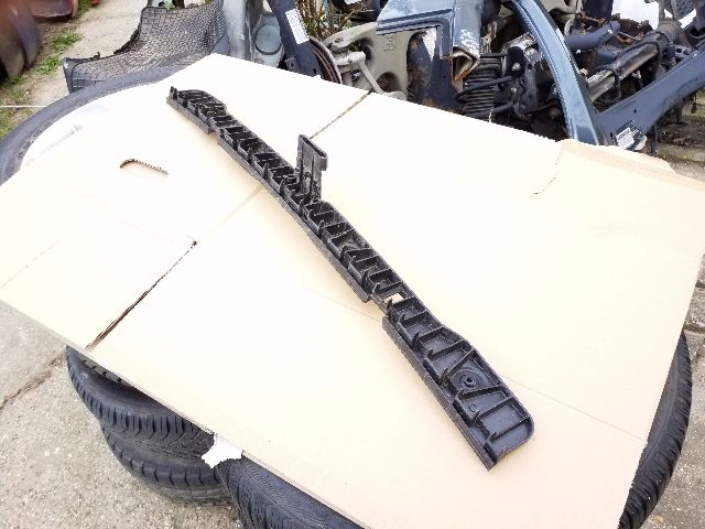 bontott VW GOLF V Hátsó Lökhárító Ütközés Elnyelő Hab