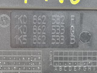 bontott VW GOLF V Hátsó Pohártartó