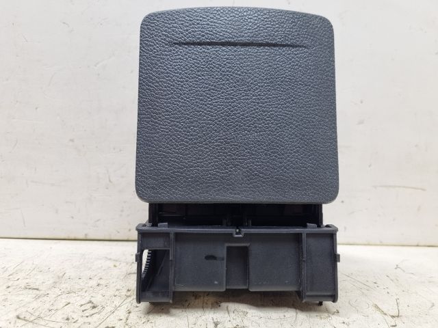 bontott VW GOLF V Hátsó Pohártartó