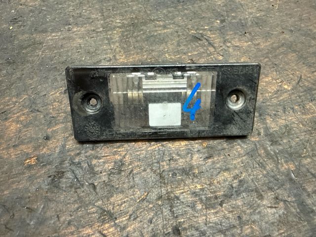 bontott VW GOLF V Hátsó Rendszámtábla Világítás