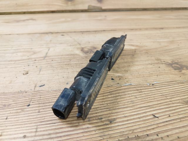 bontott VW GOLF V Hátsó Rendszámtábla Világítás