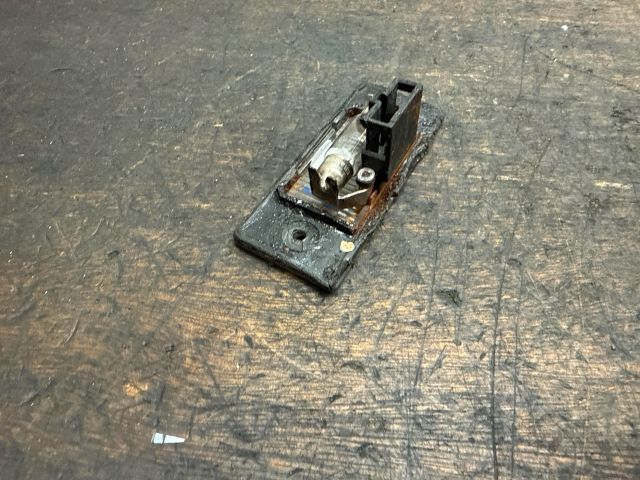 bontott VW GOLF V Hátsó Rendszámtábla Világítás