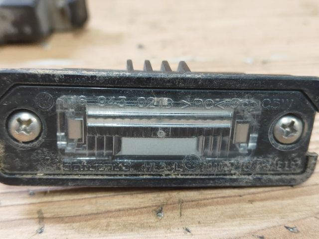 bontott VW GOLF V Hátsó Rendszámtábla Világítás