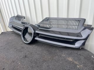 bontott VW GOLF V Hűtőrács