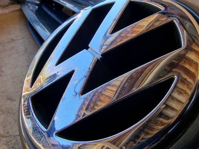 bontott VW GOLF V Hűtőrács