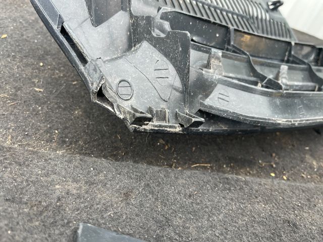 bontott VW GOLF V Hűtőrács