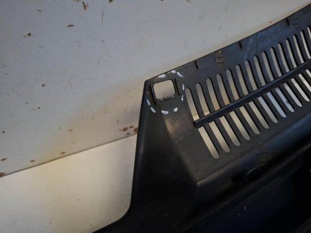 bontott VW GOLF V Hűtőrács