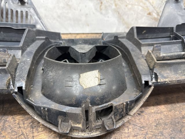 bontott VW GOLF V Hűtőrács