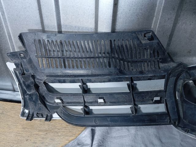 bontott VW GOLF V Hűtőrács