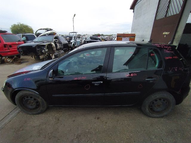 bontott VW GOLF V Hűtőrács