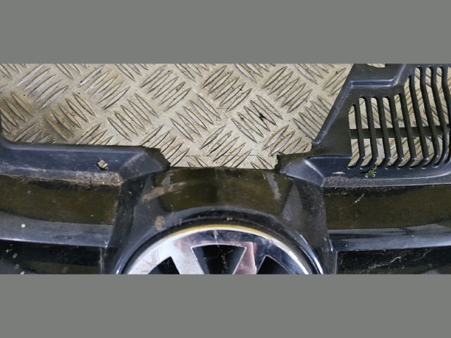 bontott VW GOLF V Hűtőrács