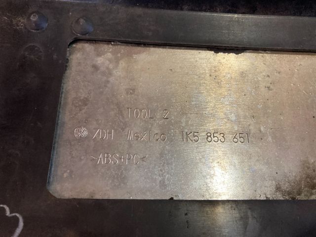 bontott VW GOLF V Hűtőrács