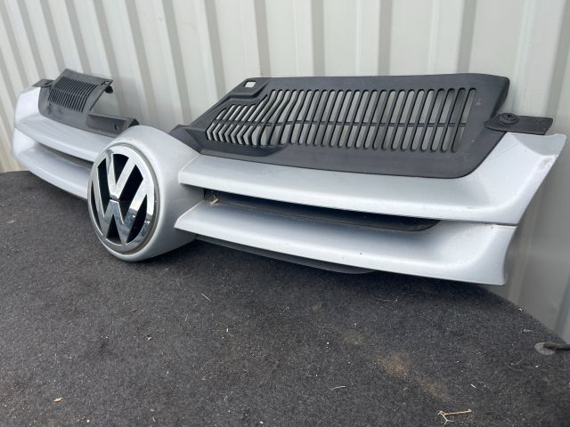 bontott VW GOLF V Hűtőrács