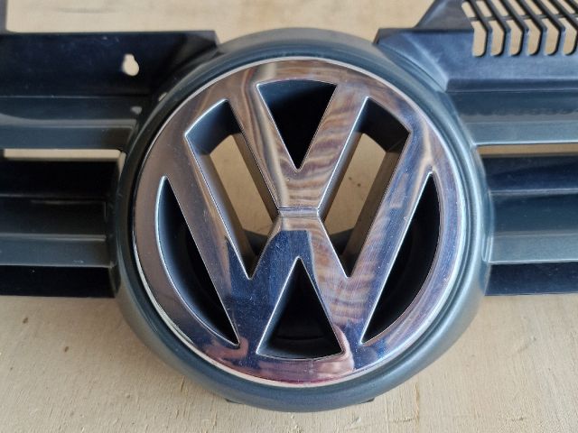 bontott VW GOLF V Hűtőrács