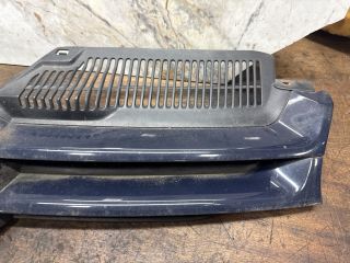 bontott VW GOLF V Hűtőrács