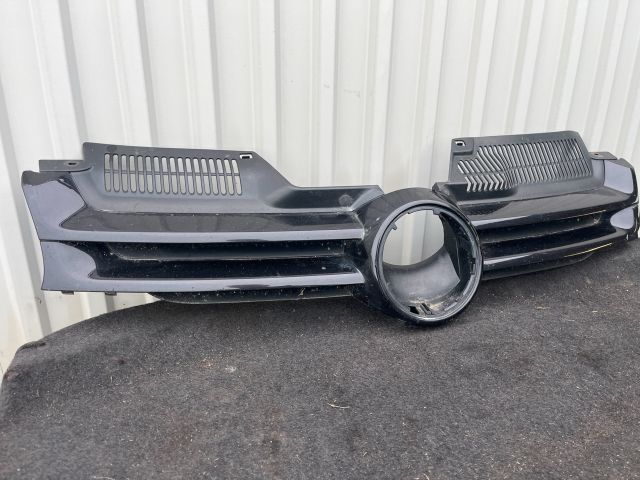 bontott VW GOLF V Hűtőrács