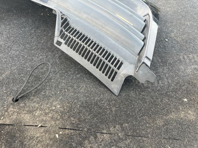 bontott VW GOLF V Hűtőrács