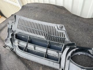 bontott VW GOLF V Hűtőrács