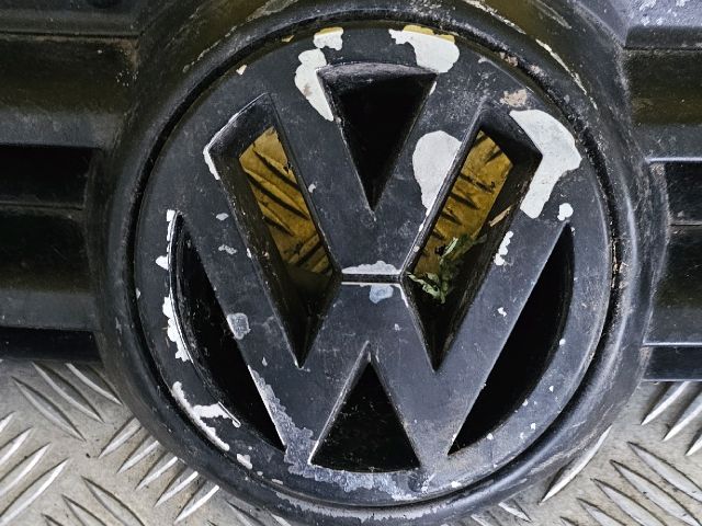 bontott VW GOLF V Hűtőrács