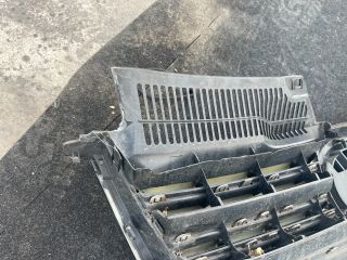 bontott VW GOLF V Hűtőrács