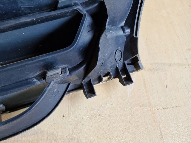 bontott VW GOLF V Hűtőrács