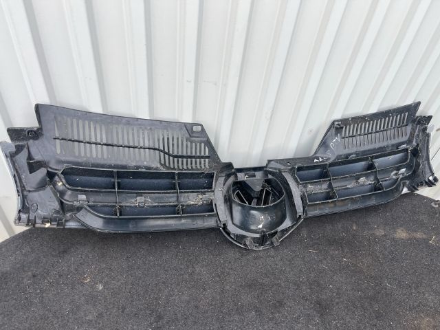 bontott VW GOLF V Hűtőrács