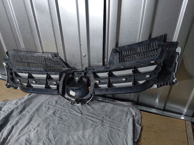 bontott VW GOLF V Hűtőrács