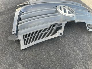 bontott VW GOLF V Hűtőrács