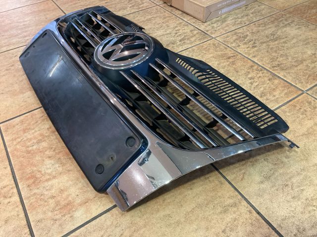 bontott VW GOLF V Hűtőrács