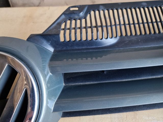 bontott VW GOLF V Hűtőrács