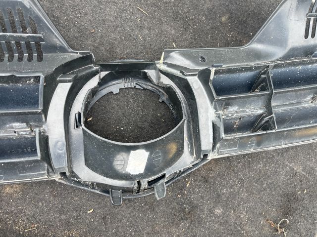 bontott VW GOLF V Hűtőrács