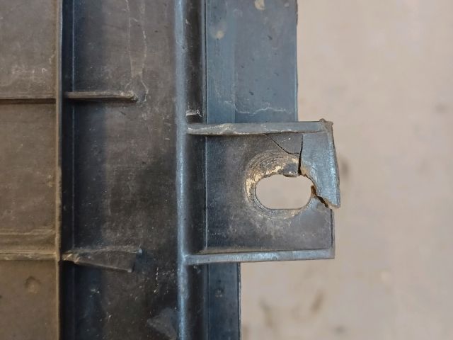 bontott VW GOLF V Hűtőventilátor Keret