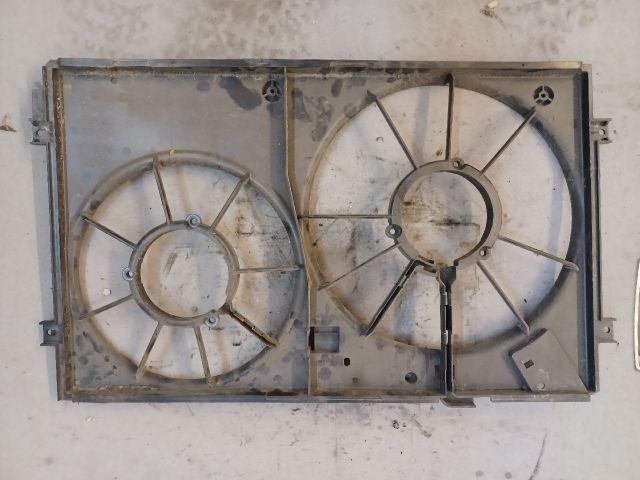 bontott VW GOLF V Hűtőventilátor Keret