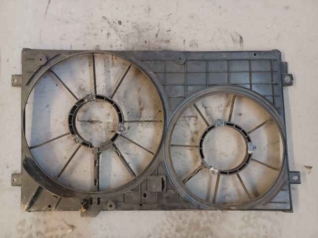 bontott VW GOLF V Hűtőventilátor Keret