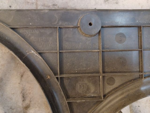 bontott VW GOLF V Hűtőventilátor Keret