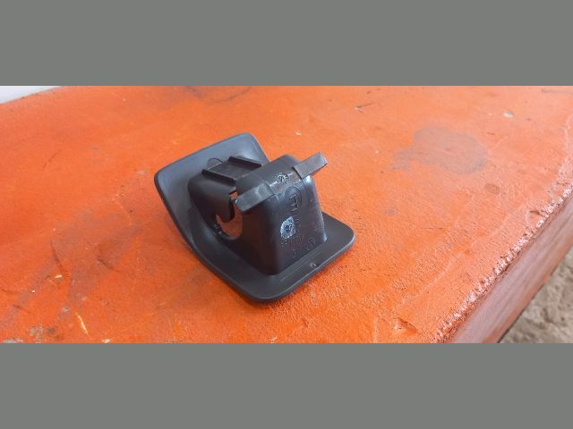 bontott VW GOLF V Isofix Rögzítő Burkolat