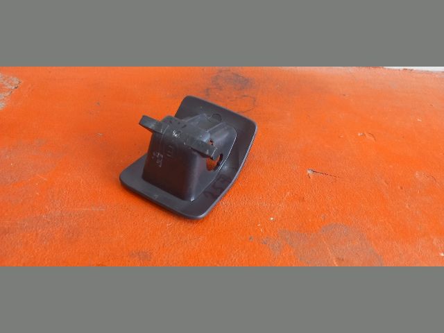 bontott VW GOLF V Isofix Rögzítő Burkolat